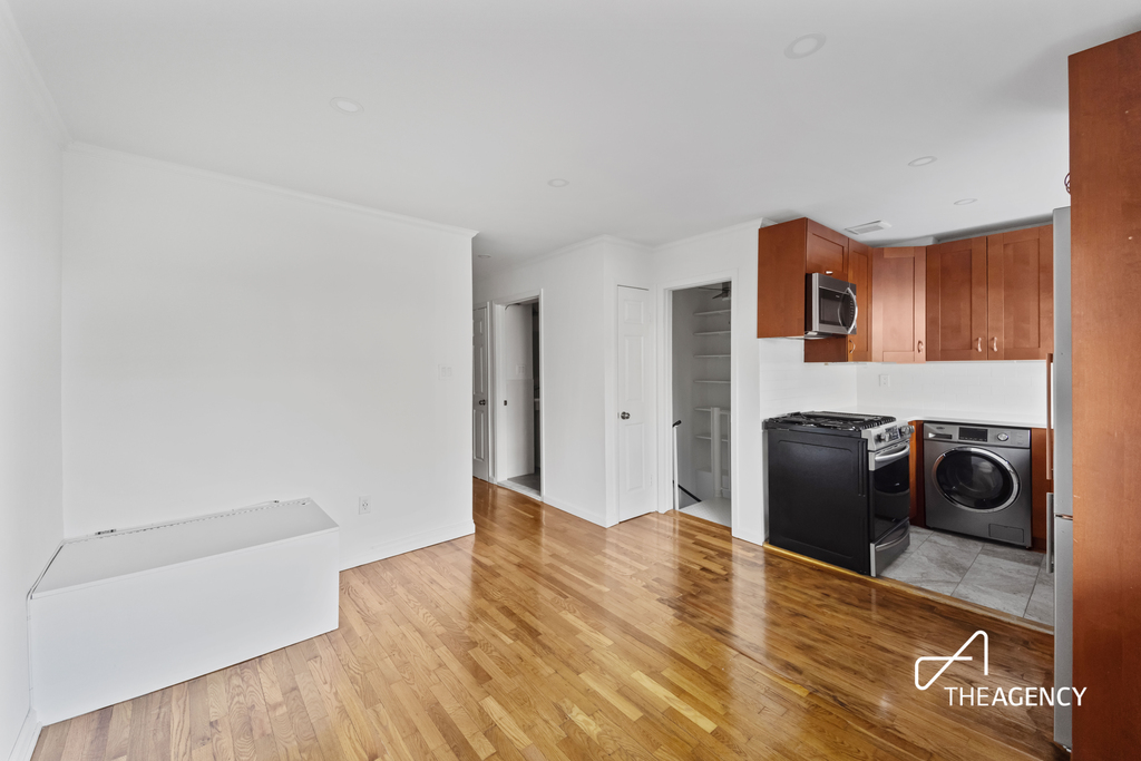 471 18th Street - Photo 2