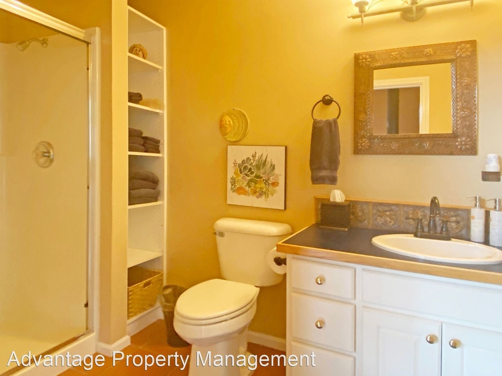 1720 Sw Brooklane Drive Unit B - Photo 10