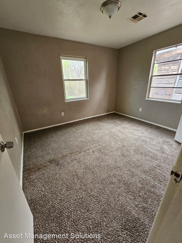 1021 Hoyt Avenue - Photo 35