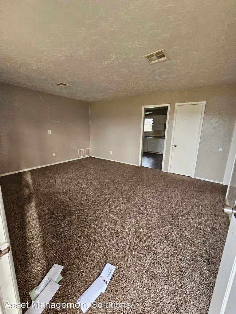 1021 Hoyt Avenue - Photo 12