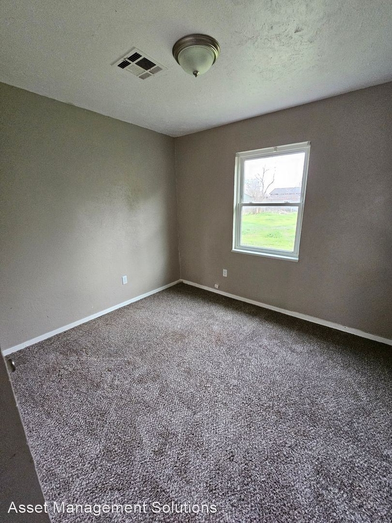 1021 Hoyt Avenue - Photo 31