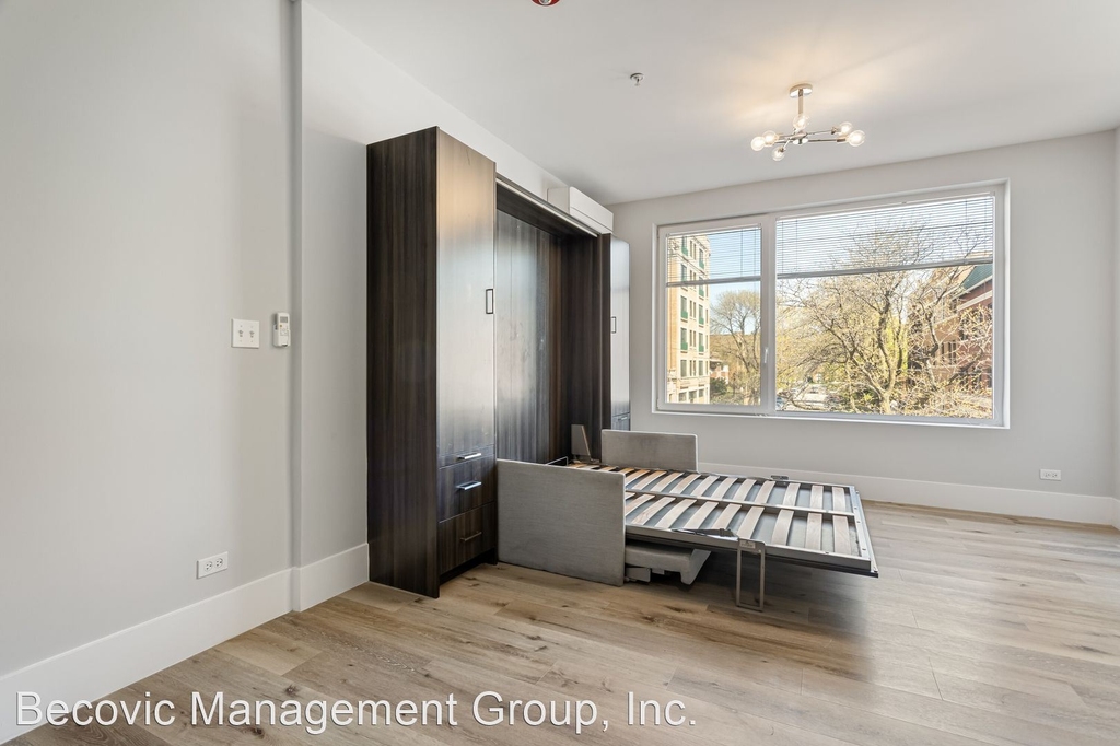 1531 W Howard Street - Photo 1