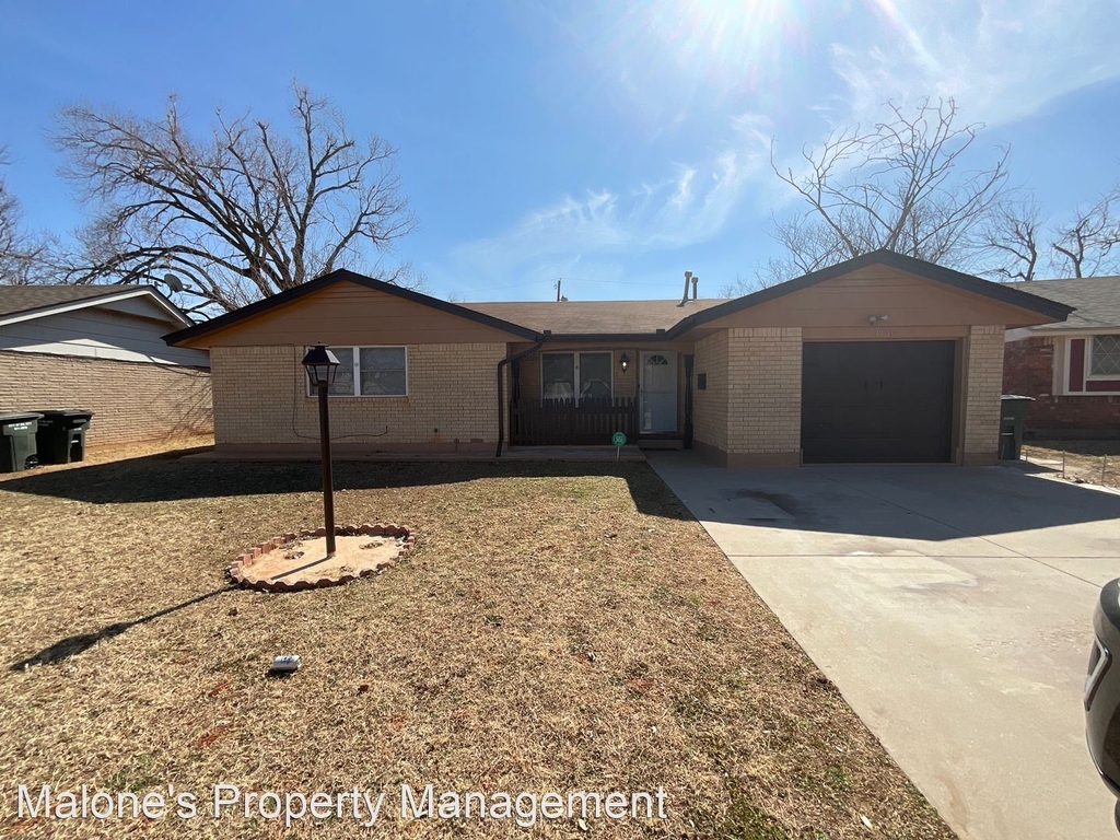 3320 Chetwood Dr - Photo 0