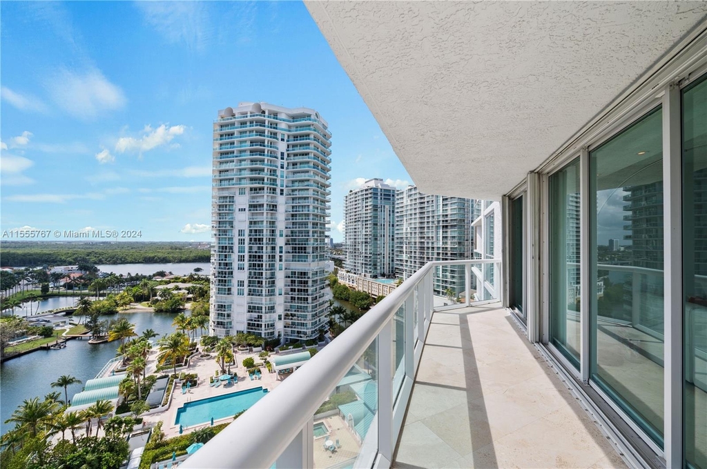 16400 Collins Ave - Photo 24