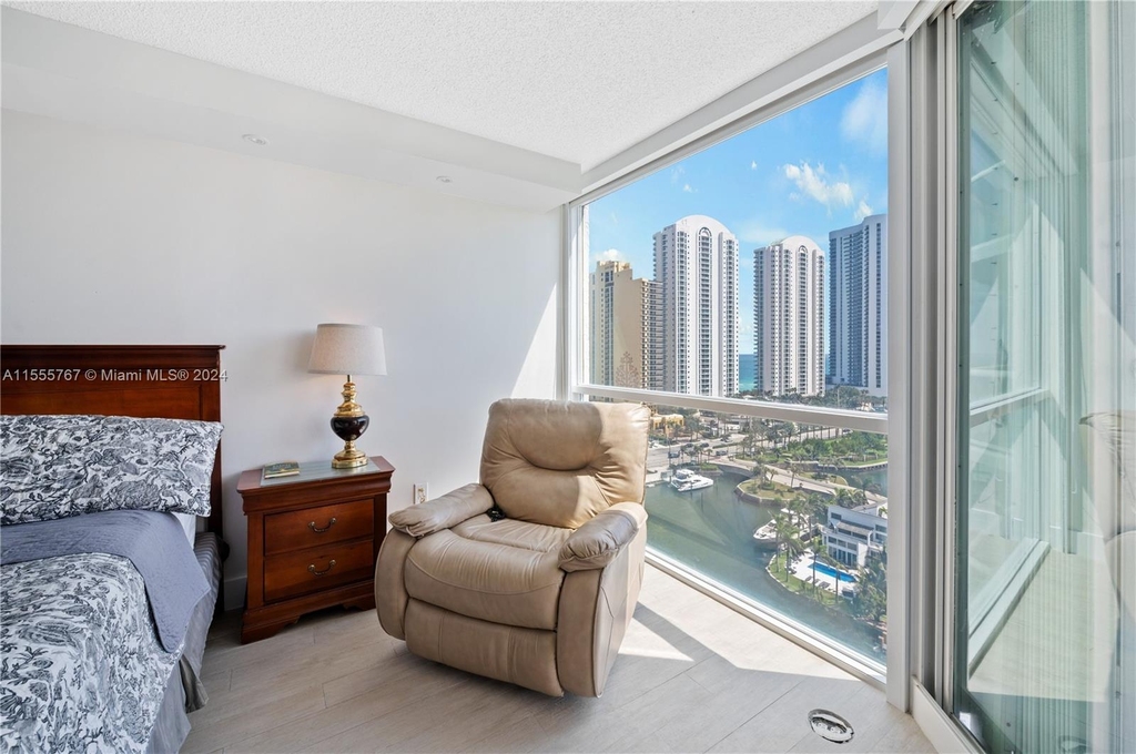 16400 Collins Ave - Photo 18