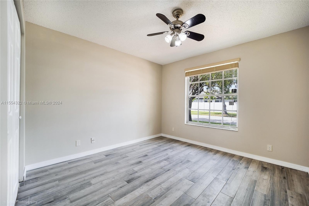 701 Nw 182nd Way - Photo 9