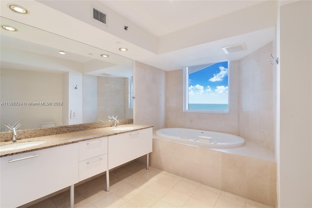 17201 Collins Ave - Photo 10