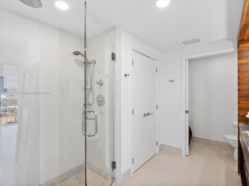 6899 Collins Ave - Photo 19