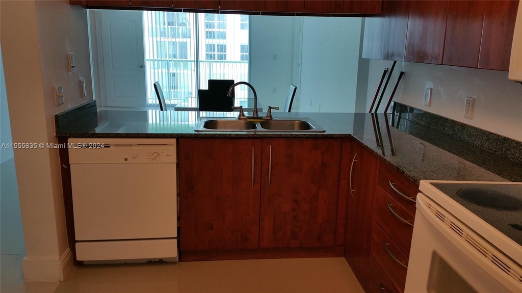 1200 Brickell Bay Dr - Photo 15