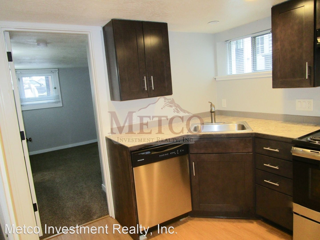 774 W 11th Ave - Photo 9