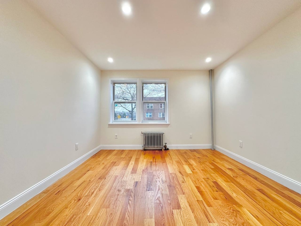 652 Brooklyn Avenue - Photo 3