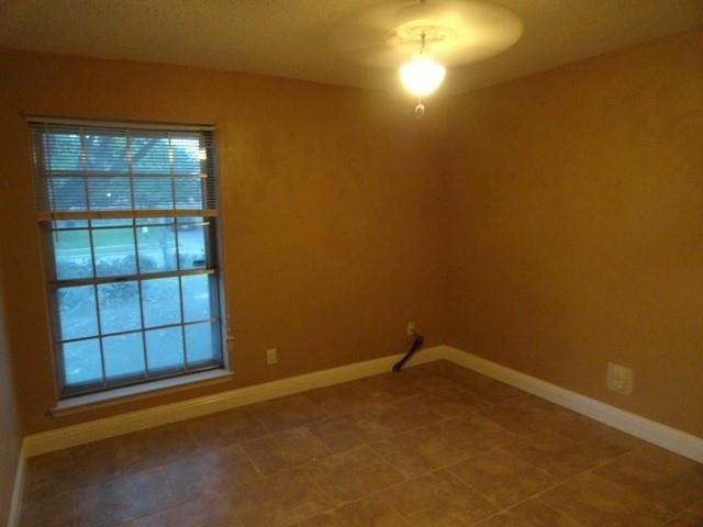 2610 E Williamsburg Manor - Photo 10