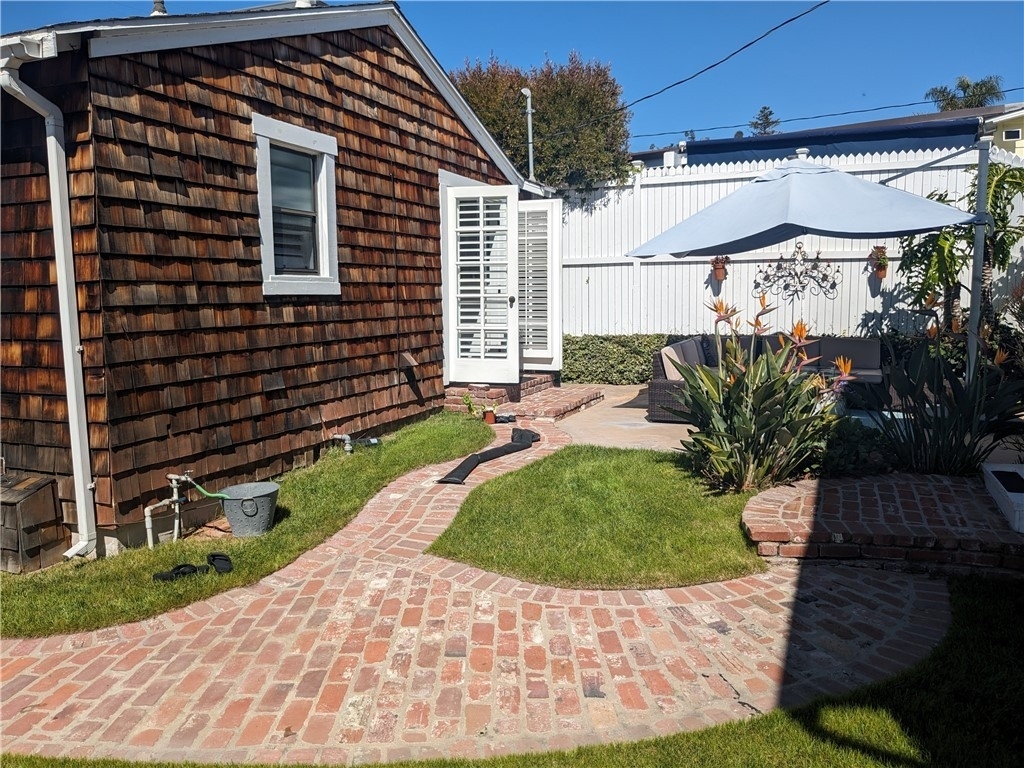 495 Thalia Street - Photo 11