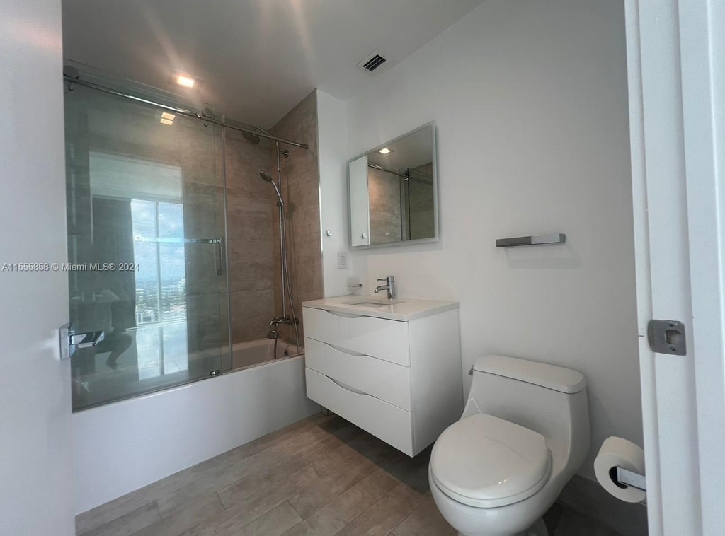 1040 Biscayne Blvd - Photo 19