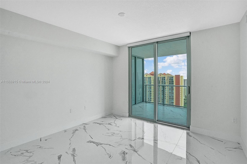 330 Sunny Isles Blvd - Photo 19