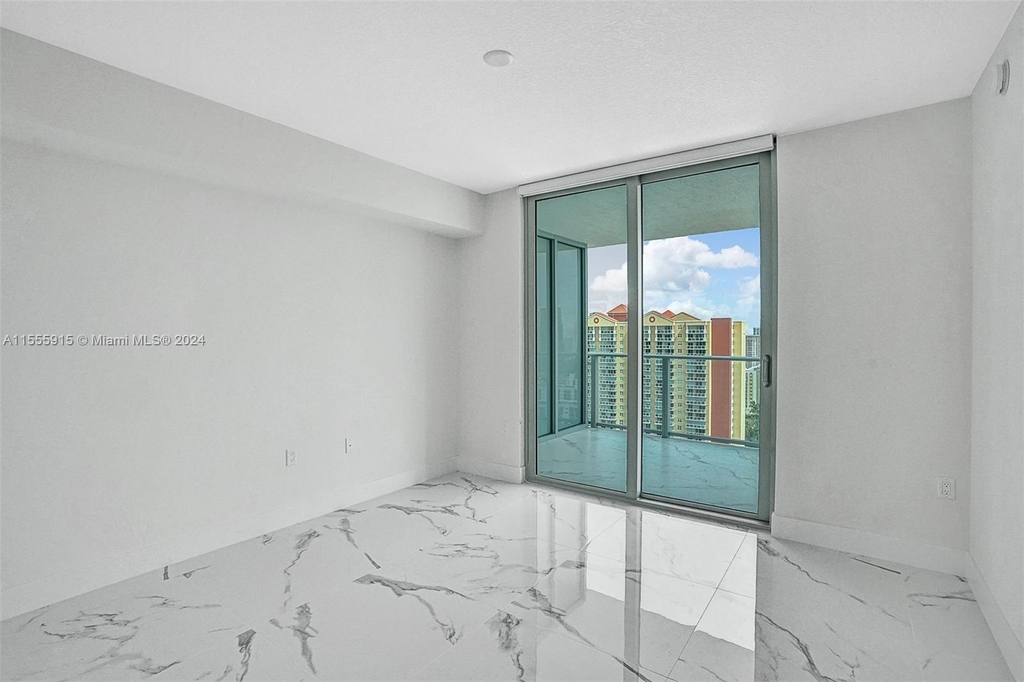 330 Sunny Isles Blvd - Photo 18