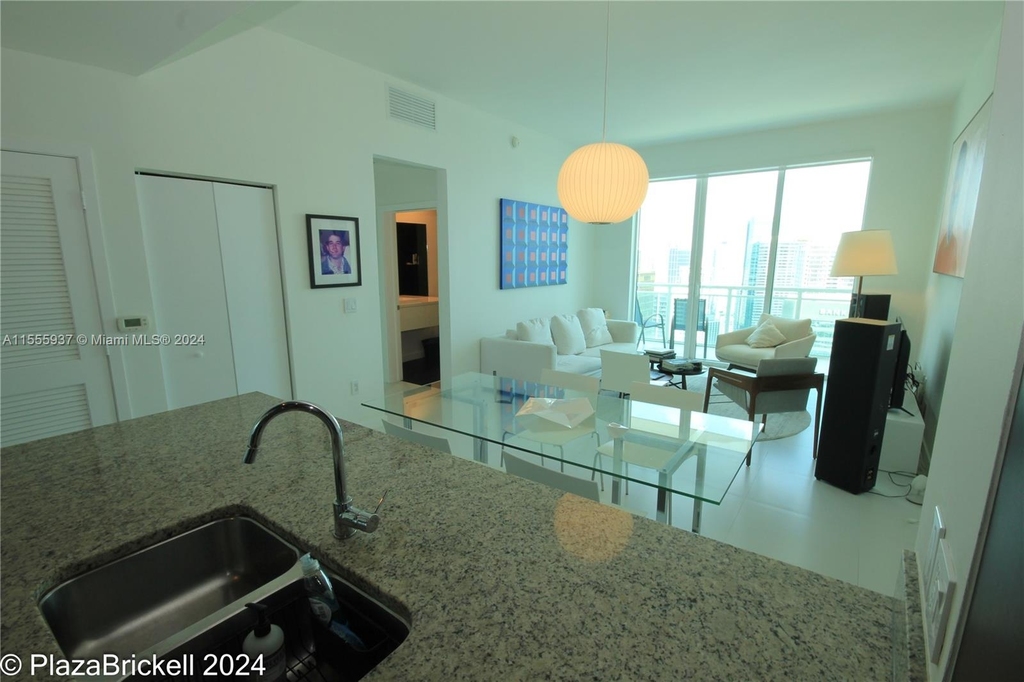 950 Brickell Bay Dr - Photo 10