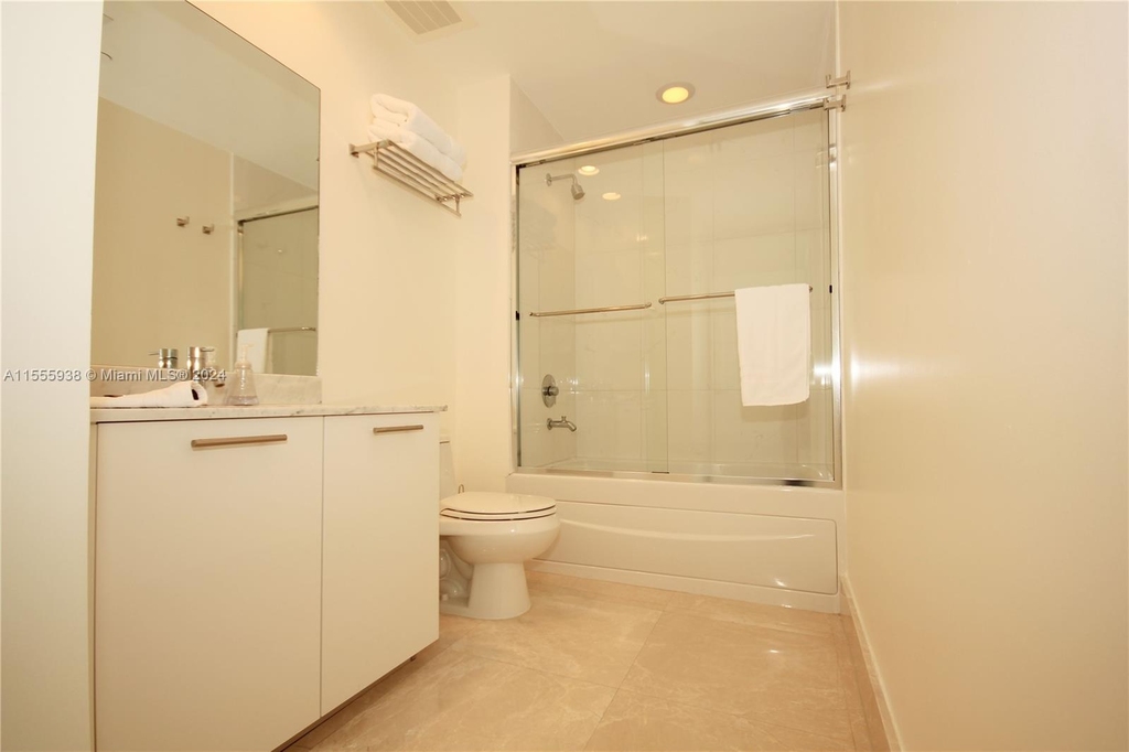 950 Brickell Bay Dr - Photo 11