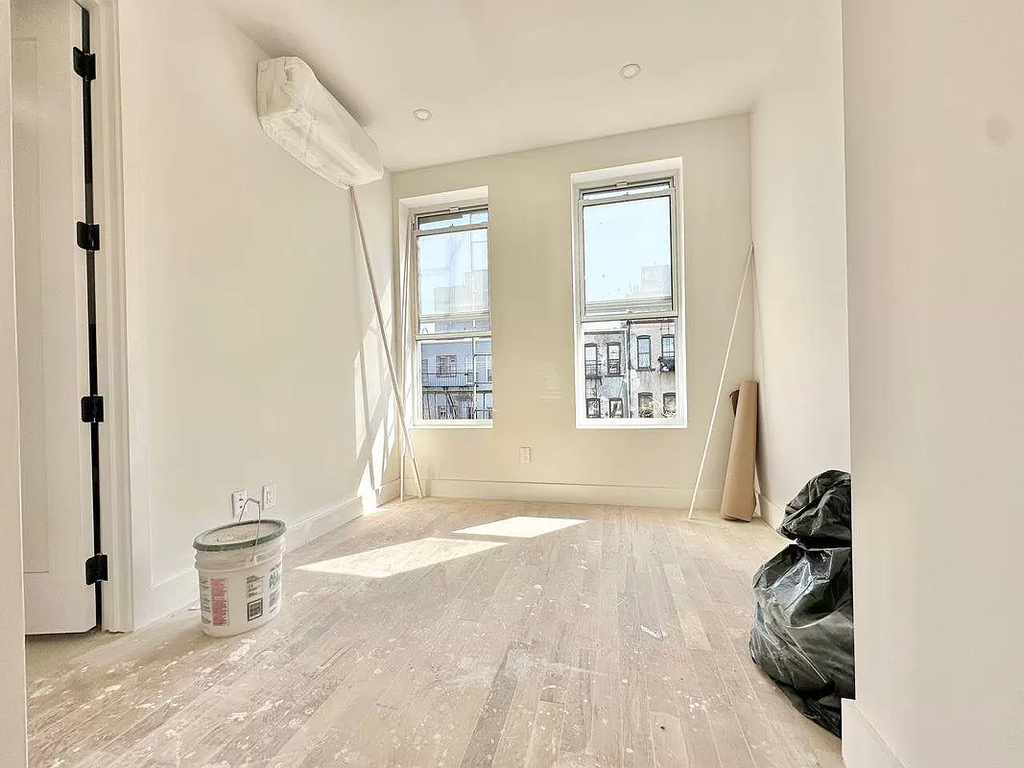 689 5th Avenue - Photo 2