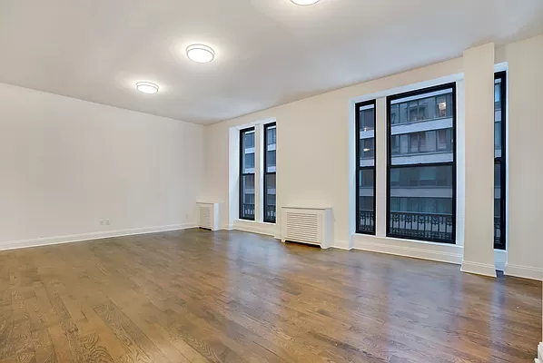 200 West 58th Street - Photo 1