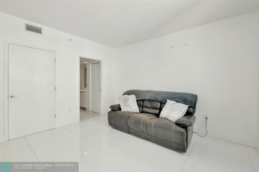 500 Brickell Ave - Photo 7