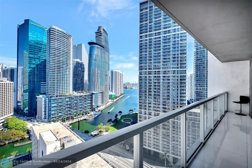 500 Brickell Ave - Photo 0