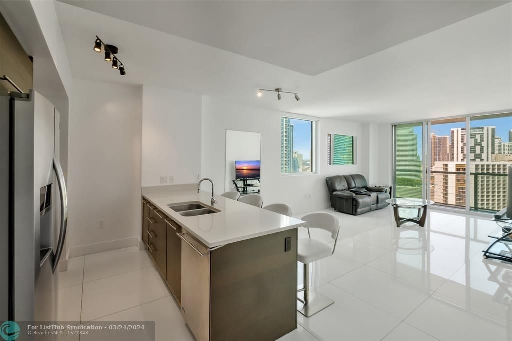 500 Brickell Ave - Photo 18