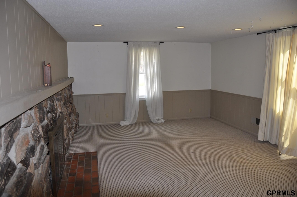 836 S 131 Street - Photo 14