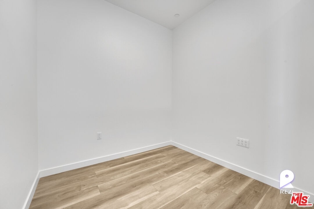 1530 Cassil Pl - Photo 3