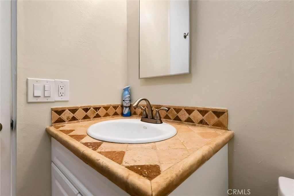 6542 Ocean Crest Drive - Photo 33