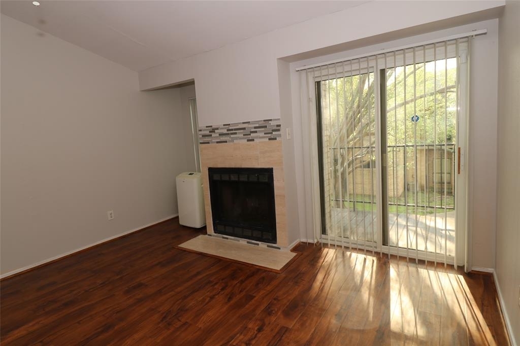 10811 Richmond Avenue - Photo 2