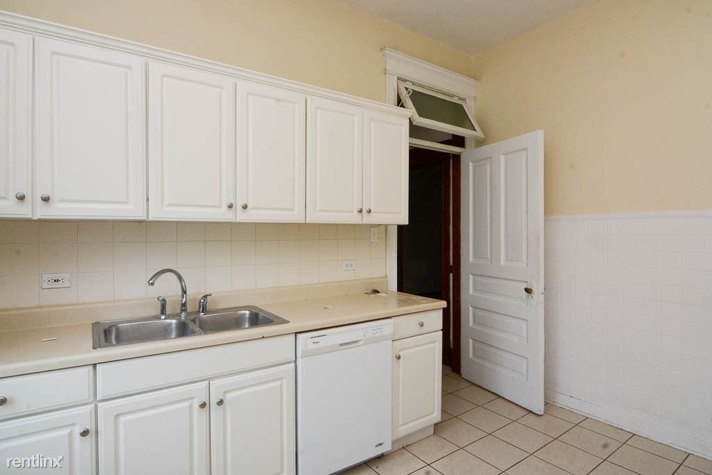 3832 N. Fremont, Unit 5 - Photo 2