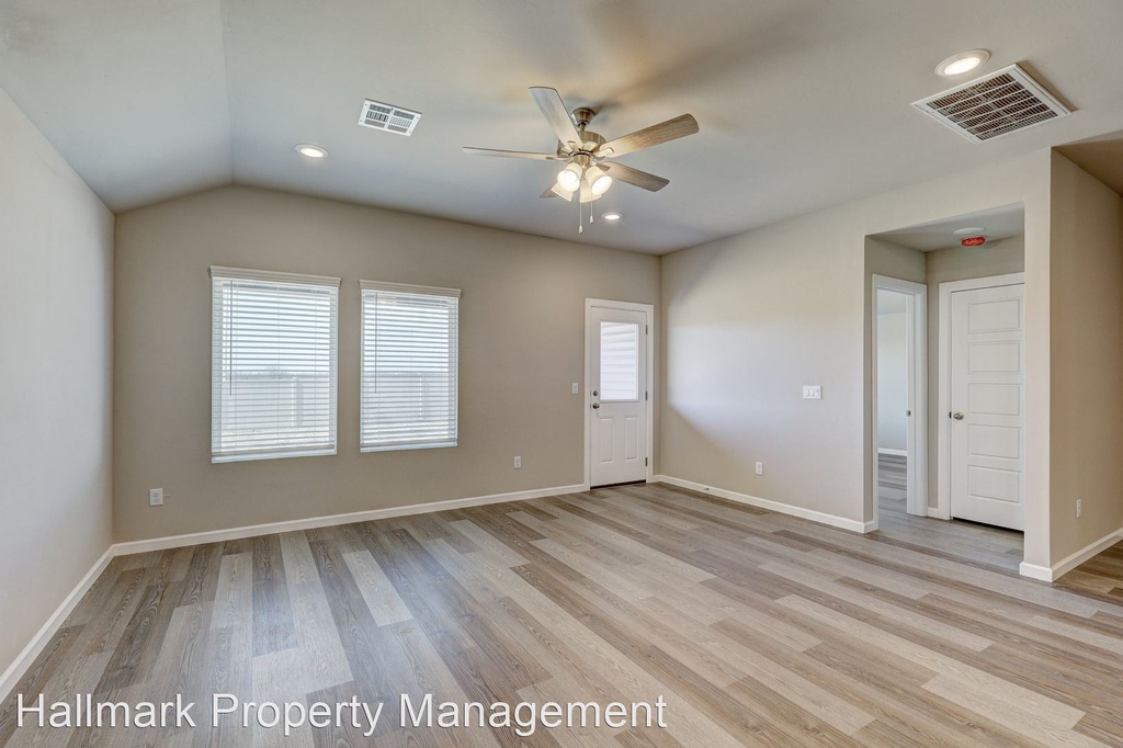 4109 Sara Park Dr. - Photo 2