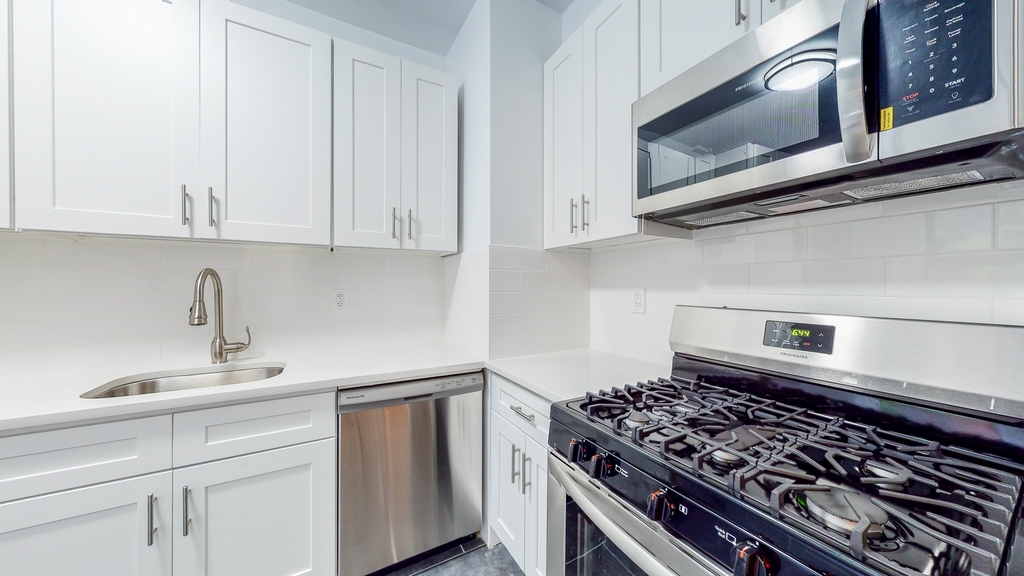 178 East 70th Street - Photo 4