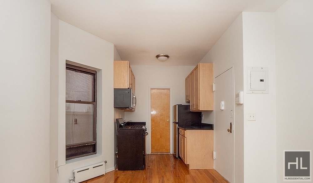 East 83rd Street - Photo 2