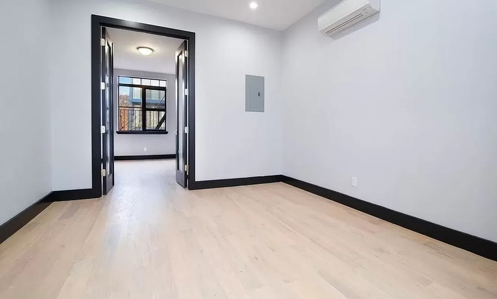 148 Meserole Street - Photo 5