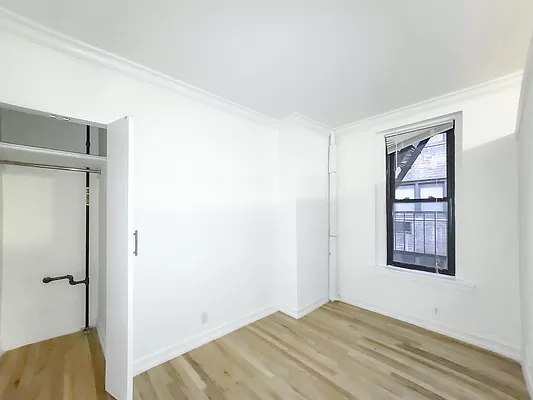 326 East 58th Street - Photo 2