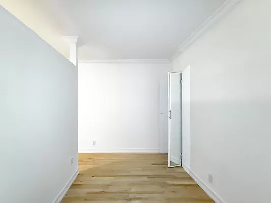 326 East 58th Street - Photo 3