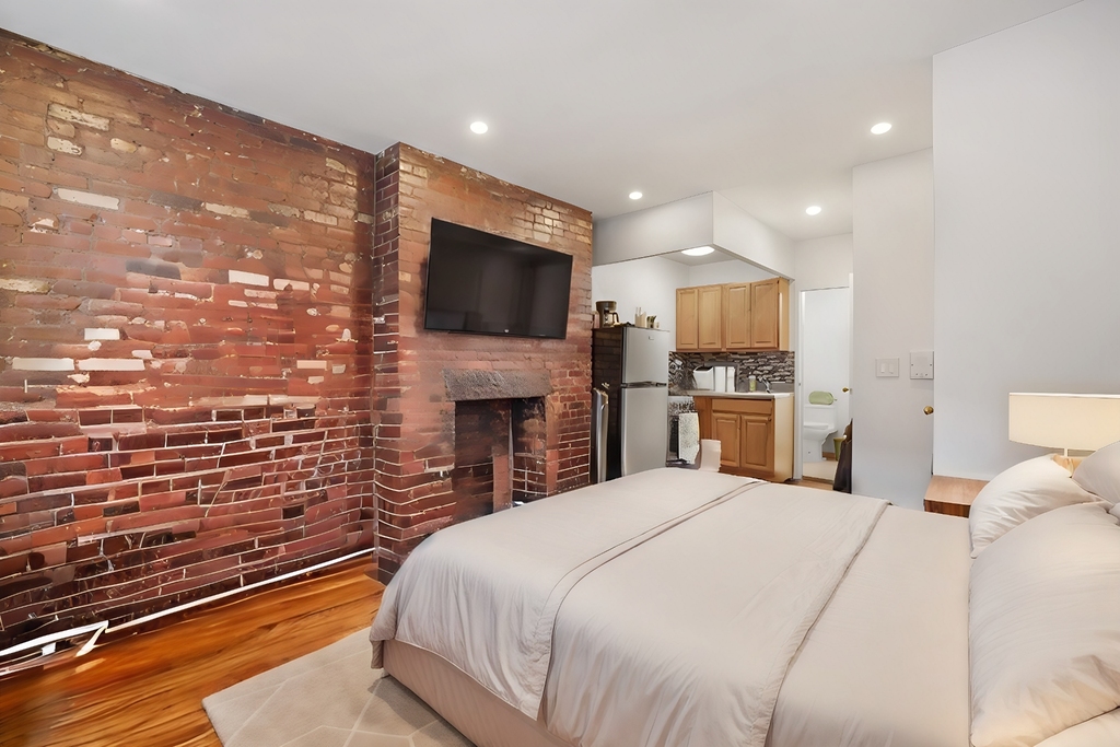 203 Chrystie Street - Photo 1