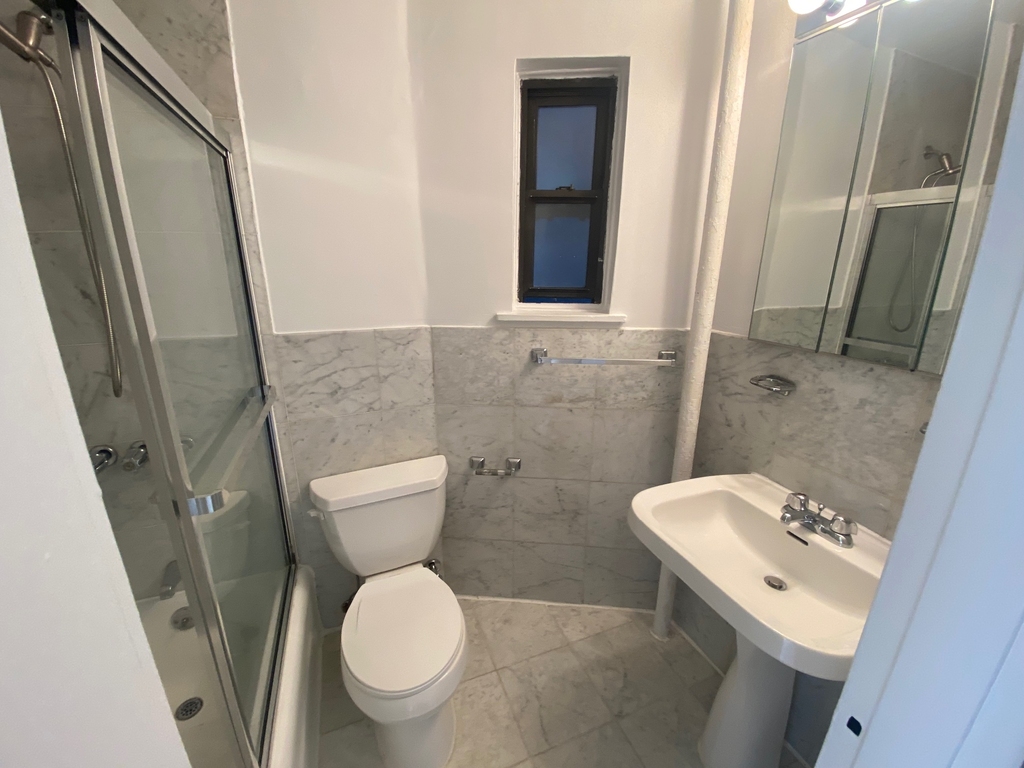East 84th Street - Photo 8
