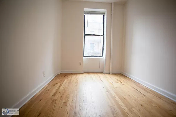 326 East 58th Street - Photo 4