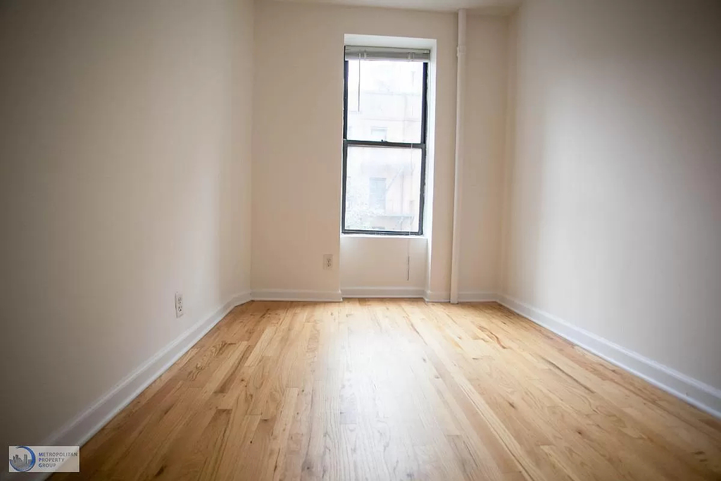 326 East 58th Street - Photo 3