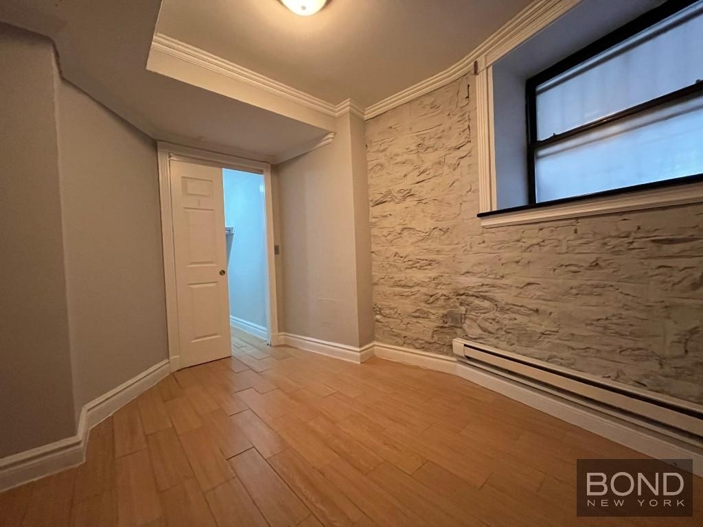 326 East 35th Street - Photo 8