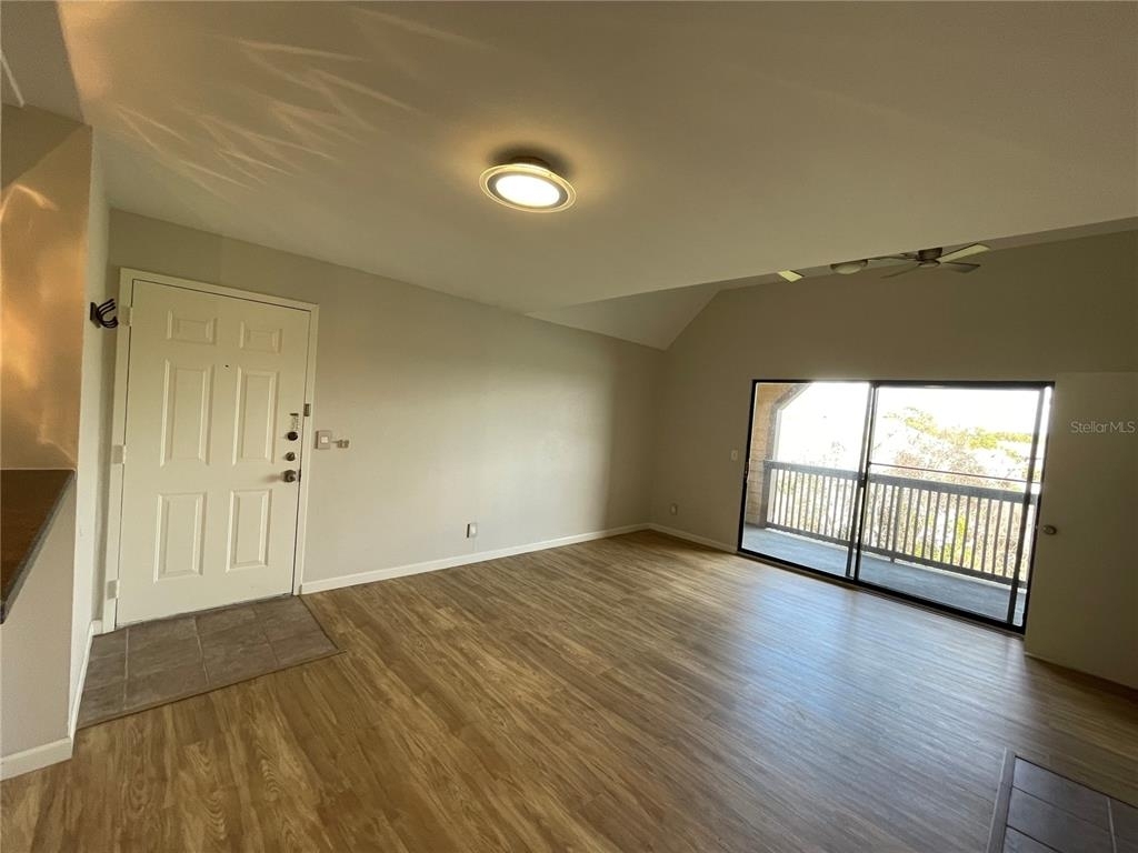 400 Lake Placid Court - Photo 3