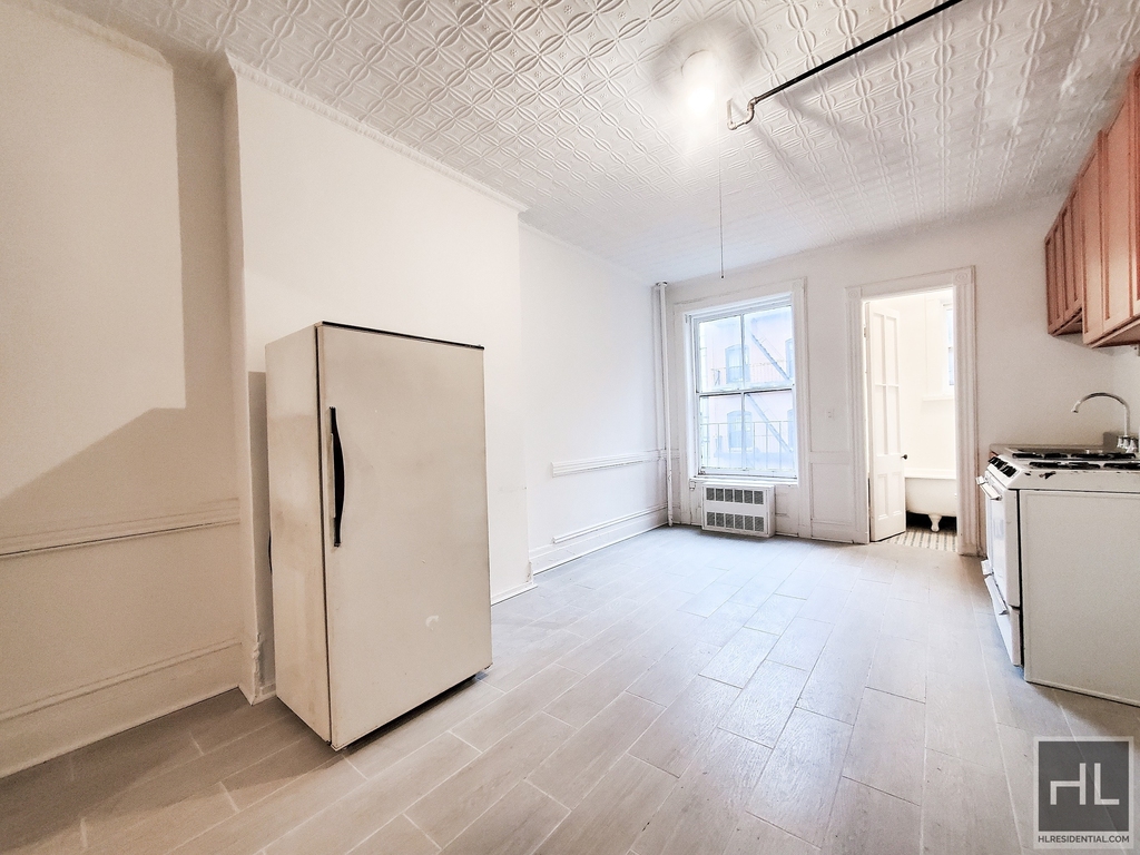 323a East 89th Street - Photo 1