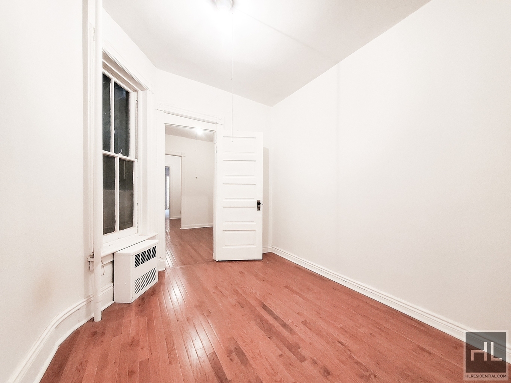 323a East 89th Street - Photo 7