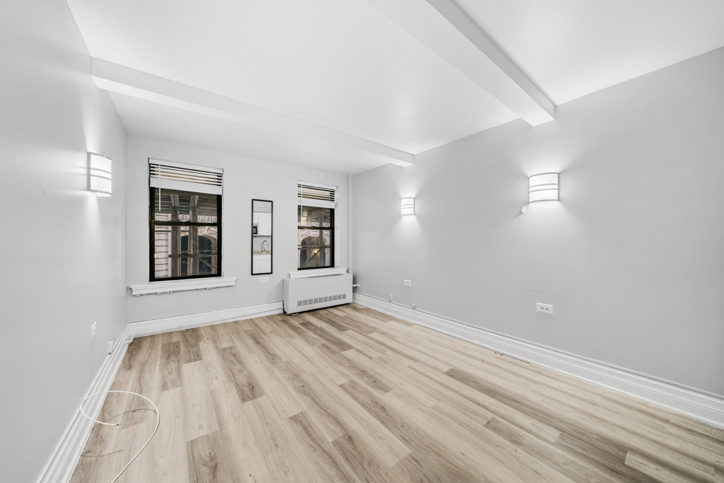 240 West 73rd Street - Photo 7