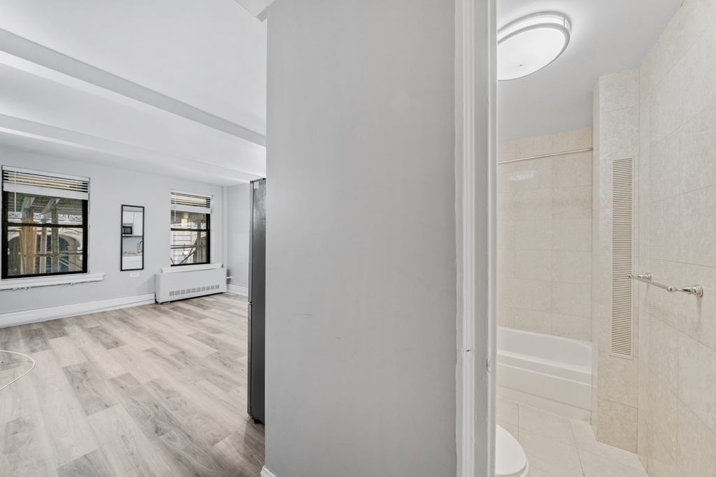 240 West 73rd Street - Photo 9