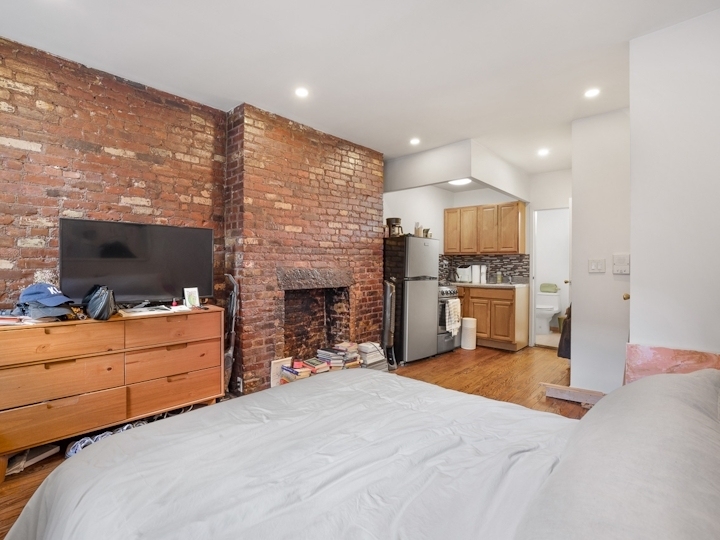 203 Chrystie Street - Photo 0