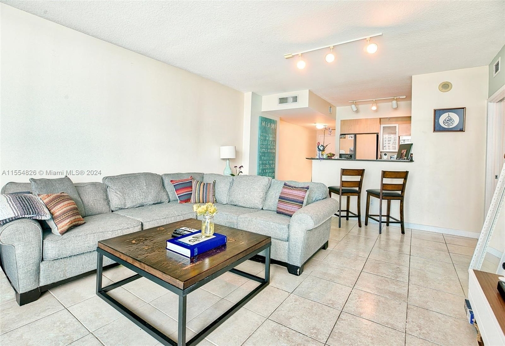 325 S Biscayne Blvd - Photo 12